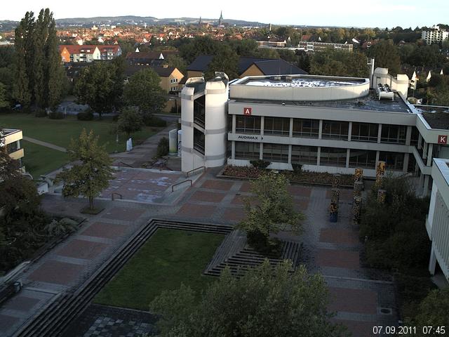 Foto der Webcam: Verwaltungsgeb&auml;ude, Innenhof mit Audimax, H&ouml;rsaal-Geb&auml;ude 1
