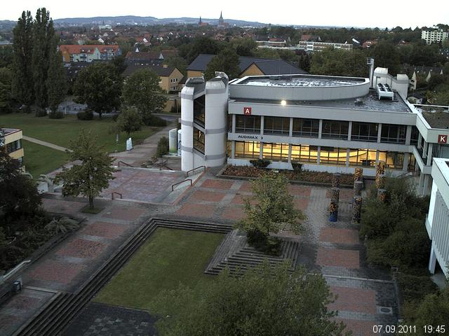 Foto der Webcam: Verwaltungsgeb&auml;ude, Innenhof mit Audimax, H&ouml;rsaal-Geb&auml;ude 1