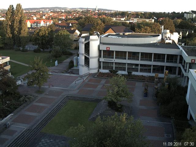 Foto der Webcam: Verwaltungsgeb&auml;ude, Innenhof mit Audimax, H&ouml;rsaal-Geb&auml;ude 1