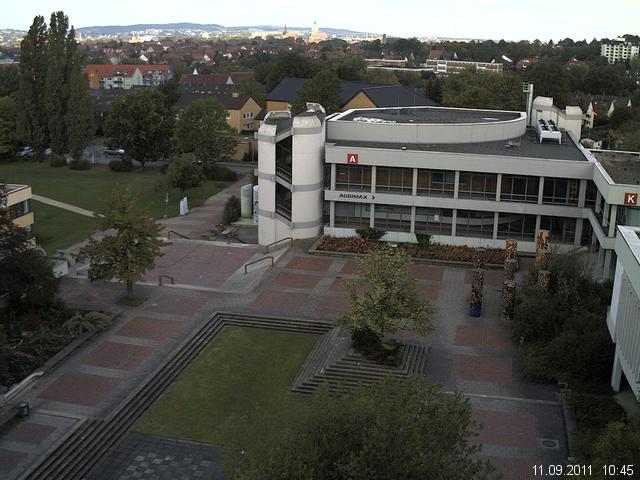 Foto der Webcam: Verwaltungsgeb&auml;ude, Innenhof mit Audimax, H&ouml;rsaal-Geb&auml;ude 1