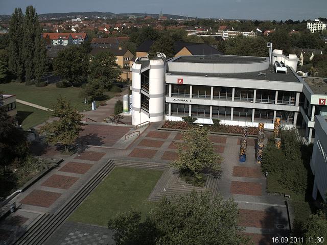Foto der Webcam: Verwaltungsgeb&auml;ude, Innenhof mit Audimax, H&ouml;rsaal-Geb&auml;ude 1