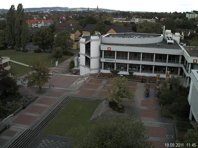 Foto der Webcam: Verwaltungsgeb&auml;ude, Innenhof mit Audimax, H&ouml;rsaal-Geb&auml;ude 1