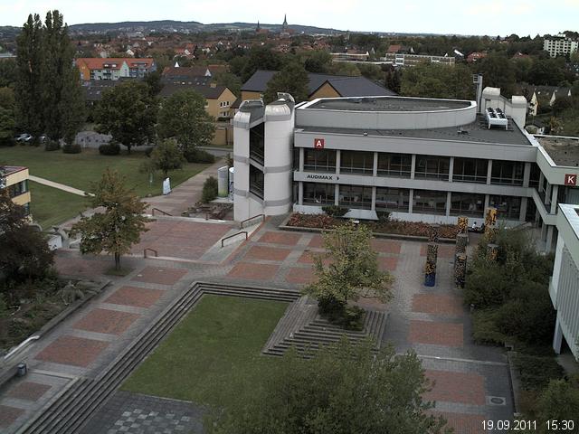 Foto der Webcam: Verwaltungsgeb&auml;ude, Innenhof mit Audimax, H&ouml;rsaal-Geb&auml;ude 1