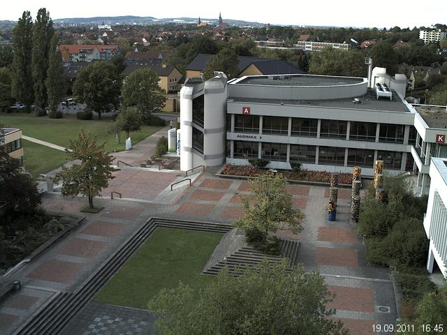 Foto der Webcam: Verwaltungsgeb&auml;ude, Innenhof mit Audimax, H&ouml;rsaal-Geb&auml;ude 1