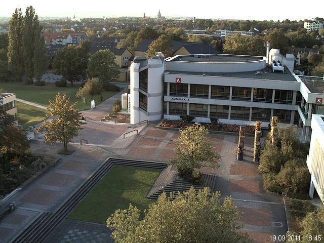 Foto der Webcam: Verwaltungsgeb&auml;ude, Innenhof mit Audimax, H&ouml;rsaal-Geb&auml;ude 1