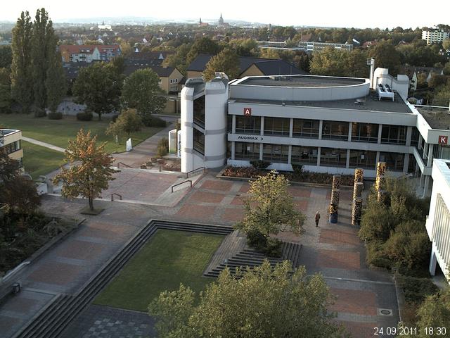 Foto der Webcam: Verwaltungsgeb&auml;ude, Innenhof mit Audimax, H&ouml;rsaal-Geb&auml;ude 1