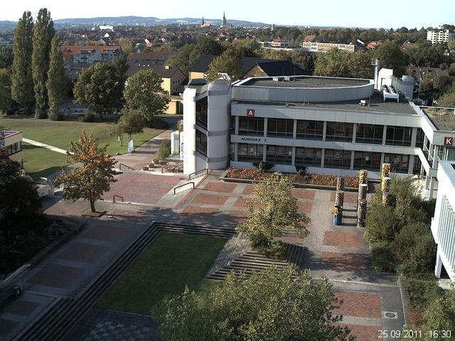 Foto der Webcam: Verwaltungsgeb&auml;ude, Innenhof mit Audimax, H&ouml;rsaal-Geb&auml;ude 1