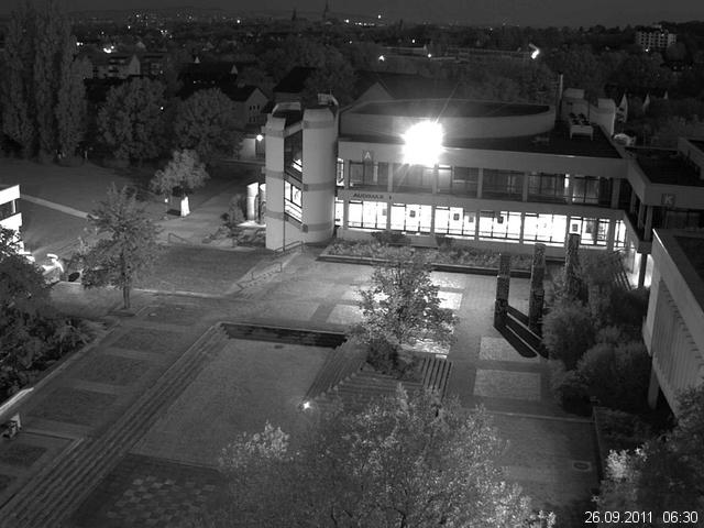Foto der Webcam: Verwaltungsgeb&auml;ude, Innenhof mit Audimax, H&ouml;rsaal-Geb&auml;ude 1