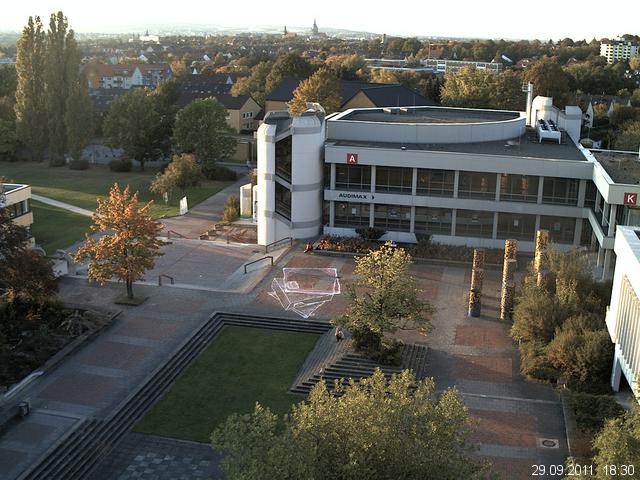 Foto der Webcam: Verwaltungsgeb&auml;ude, Innenhof mit Audimax, H&ouml;rsaal-Geb&auml;ude 1