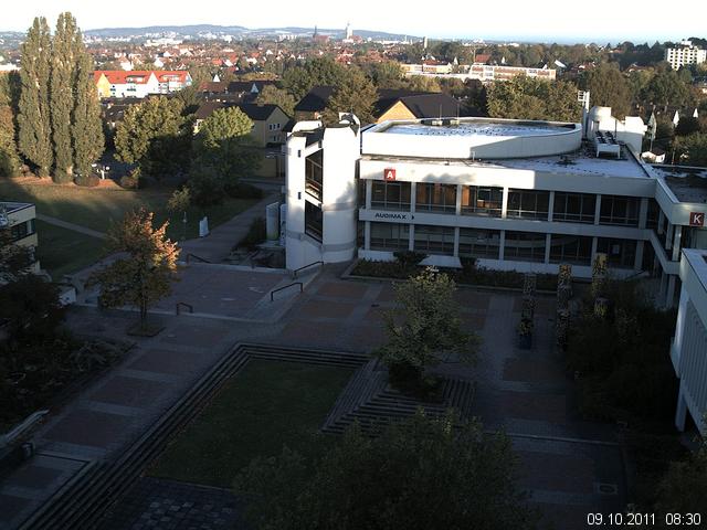 Foto der Webcam: Verwaltungsgeb&auml;ude, Innenhof mit Audimax, H&ouml;rsaal-Geb&auml;ude 1