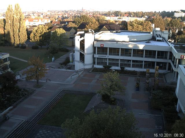 Foto der Webcam: Verwaltungsgeb&auml;ude, Innenhof mit Audimax, H&ouml;rsaal-Geb&auml;ude 1
