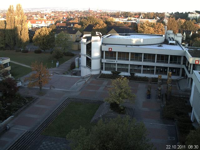 Foto der Webcam: Verwaltungsgeb&auml;ude, Innenhof mit Audimax, H&ouml;rsaal-Geb&auml;ude 1