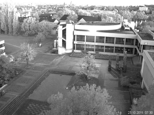 Foto der Webcam: Verwaltungsgeb&auml;ude, Innenhof mit Audimax, H&ouml;rsaal-Geb&auml;ude 1