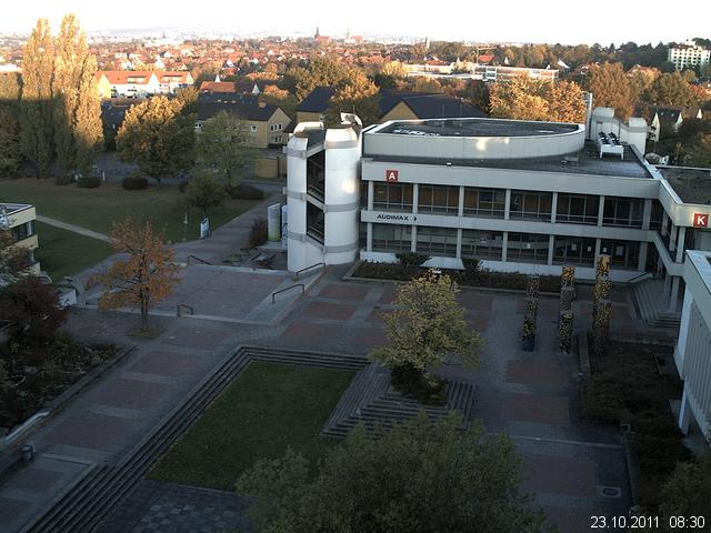 Foto der Webcam: Verwaltungsgeb&auml;ude, Innenhof mit Audimax, H&ouml;rsaal-Geb&auml;ude 1