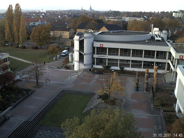 Foto der Webcam: Verwaltungsgeb&auml;ude, Innenhof mit Audimax, H&ouml;rsaal-Geb&auml;ude 1