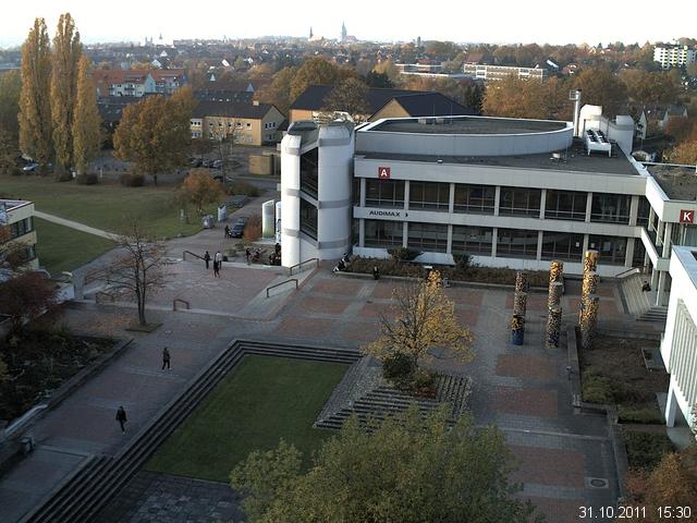 Foto der Webcam: Verwaltungsgeb&auml;ude, Innenhof mit Audimax, H&ouml;rsaal-Geb&auml;ude 1