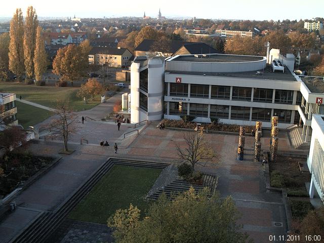 Foto der Webcam: Verwaltungsgeb&auml;ude, Innenhof mit Audimax, H&ouml;rsaal-Geb&auml;ude 1