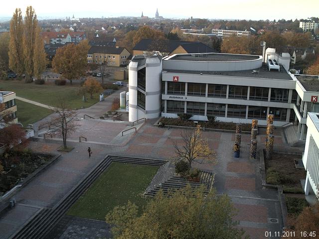 Foto der Webcam: Verwaltungsgeb&auml;ude, Innenhof mit Audimax, H&ouml;rsaal-Geb&auml;ude 1
