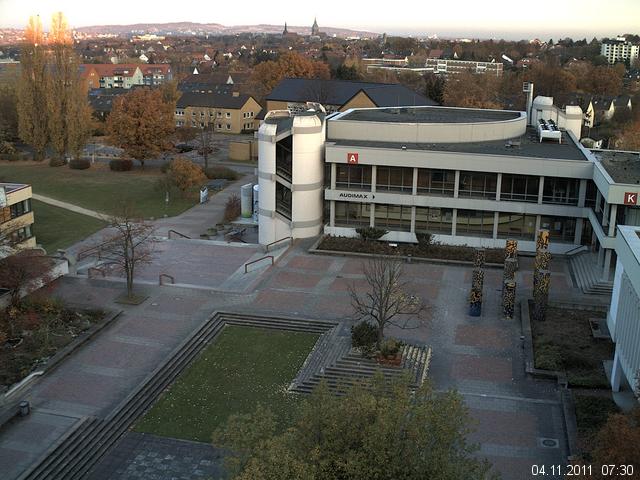 Foto der Webcam: Verwaltungsgeb&auml;ude, Innenhof mit Audimax, H&ouml;rsaal-Geb&auml;ude 1