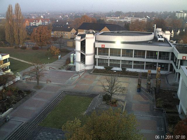 Foto der Webcam: Verwaltungsgeb&auml;ude, Innenhof mit Audimax, H&ouml;rsaal-Geb&auml;ude 1