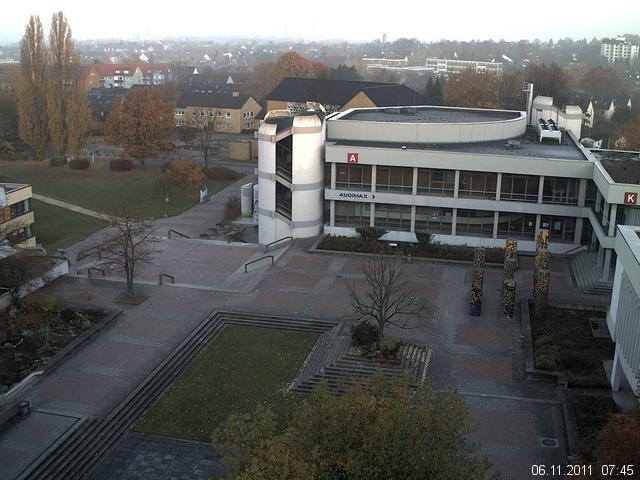 Foto der Webcam: Verwaltungsgeb&auml;ude, Innenhof mit Audimax, H&ouml;rsaal-Geb&auml;ude 1