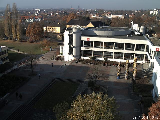 Foto der Webcam: Verwaltungsgeb&auml;ude, Innenhof mit Audimax, H&ouml;rsaal-Geb&auml;ude 1