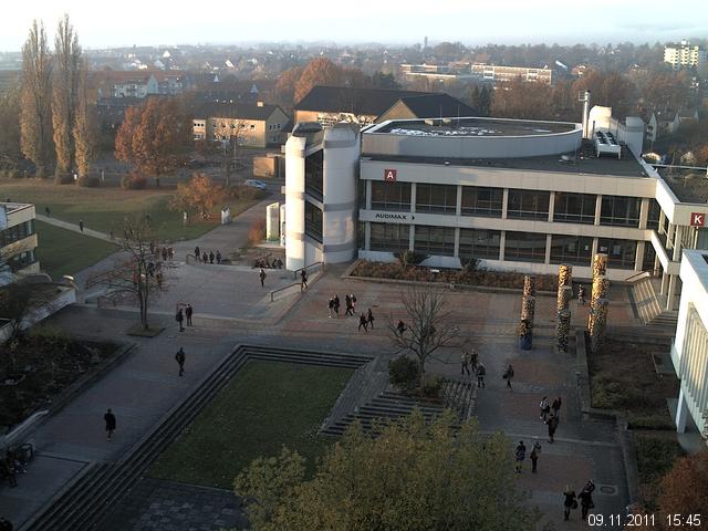 Foto der Webcam: Verwaltungsgeb&auml;ude, Innenhof mit Audimax, H&ouml;rsaal-Geb&auml;ude 1