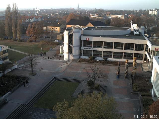 Foto der Webcam: Verwaltungsgeb&auml;ude, Innenhof mit Audimax, H&ouml;rsaal-Geb&auml;ude 1