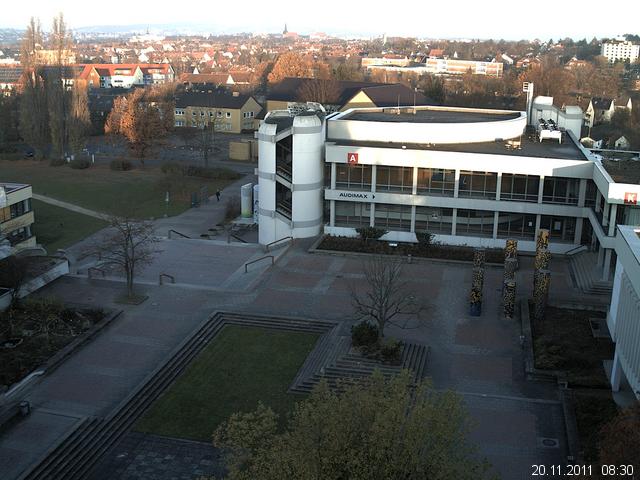Foto der Webcam: Verwaltungsgeb&auml;ude, Innenhof mit Audimax, H&ouml;rsaal-Geb&auml;ude 1