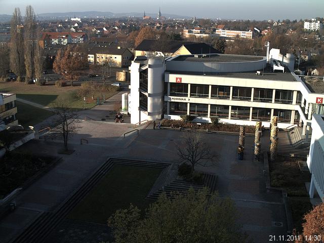 Foto der Webcam: Verwaltungsgeb&auml;ude, Innenhof mit Audimax, H&ouml;rsaal-Geb&auml;ude 1