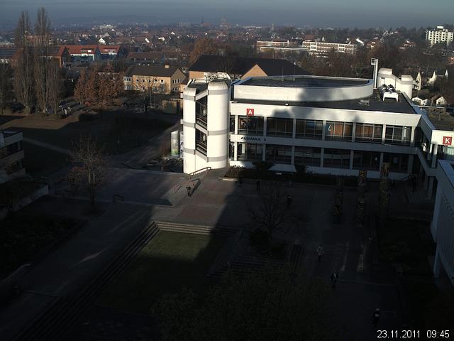 Foto der Webcam: Verwaltungsgeb&auml;ude, Innenhof mit Audimax, H&ouml;rsaal-Geb&auml;ude 1