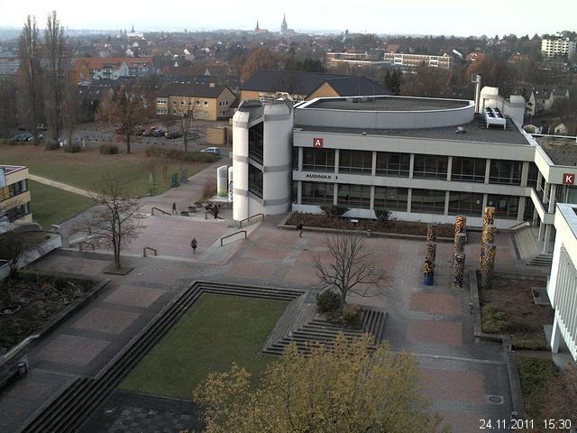 Foto der Webcam: Verwaltungsgeb&auml;ude, Innenhof mit Audimax, H&ouml;rsaal-Geb&auml;ude 1