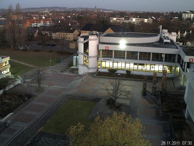 Foto der Webcam: Verwaltungsgeb&auml;ude, Innenhof mit Audimax, H&ouml;rsaal-Geb&auml;ude 1