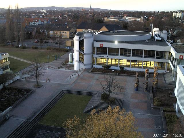 Foto der Webcam: Verwaltungsgeb&auml;ude, Innenhof mit Audimax, H&ouml;rsaal-Geb&auml;ude 1