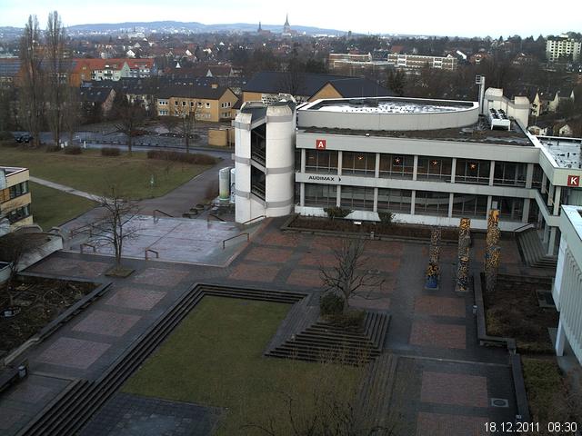 Foto der Webcam: Verwaltungsgeb&auml;ude, Innenhof mit Audimax, H&ouml;rsaal-Geb&auml;ude 1