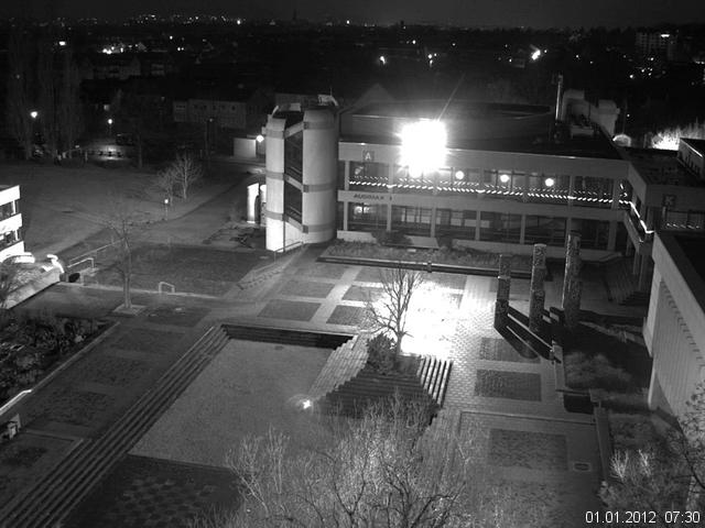 Foto der Webcam: Verwaltungsgeb&auml;ude, Innenhof mit Audimax, H&ouml;rsaal-Geb&auml;ude 1