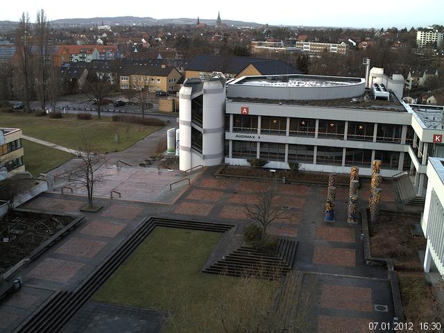 Foto der Webcam: Verwaltungsgeb&auml;ude, Innenhof mit Audimax, H&ouml;rsaal-Geb&auml;ude 1
