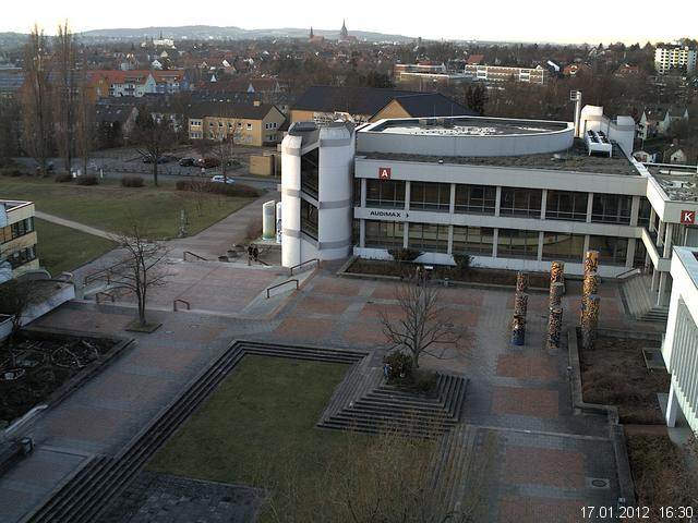 Foto der Webcam: Verwaltungsgeb&auml;ude, Innenhof mit Audimax, H&ouml;rsaal-Geb&auml;ude 1