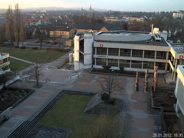 Foto der Webcam: Verwaltungsgeb&auml;ude, Innenhof mit Audimax, H&ouml;rsaal-Geb&auml;ude 1