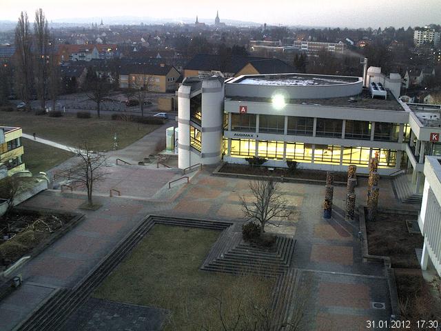 Foto der Webcam: Verwaltungsgeb&auml;ude, Innenhof mit Audimax, H&ouml;rsaal-Geb&auml;ude 1