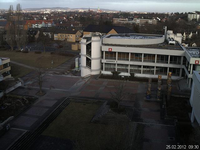Foto der Webcam: Verwaltungsgeb&auml;ude, Innenhof mit Audimax, H&ouml;rsaal-Geb&auml;ude 1