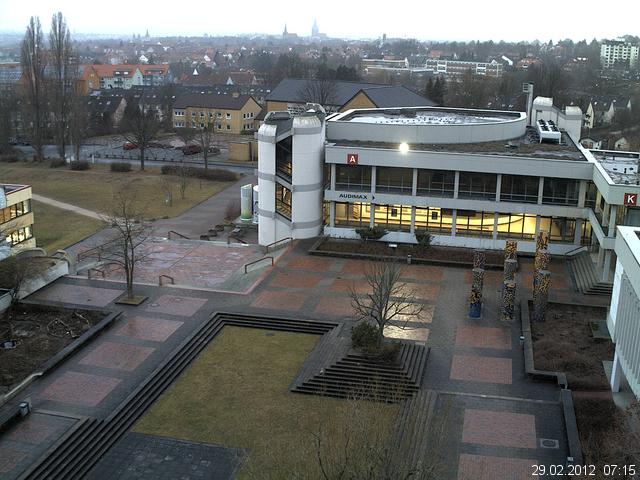 Foto der Webcam: Verwaltungsgeb&auml;ude, Innenhof mit Audimax, H&ouml;rsaal-Geb&auml;ude 1