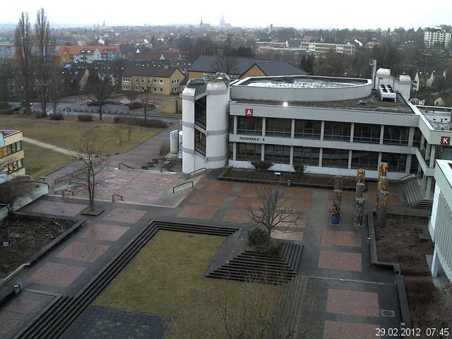 Foto der Webcam: Verwaltungsgeb&auml;ude, Innenhof mit Audimax, H&ouml;rsaal-Geb&auml;ude 1