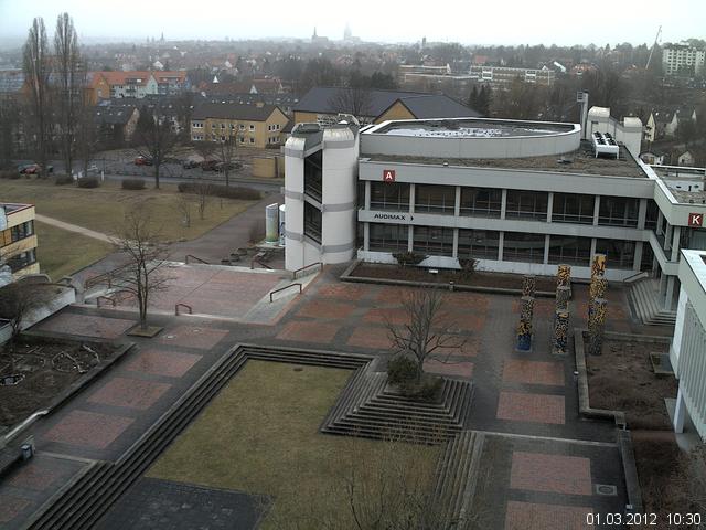 Foto der Webcam: Verwaltungsgeb&auml;ude, Innenhof mit Audimax, H&ouml;rsaal-Geb&auml;ude 1