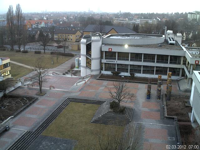 Foto der Webcam: Verwaltungsgeb&auml;ude, Innenhof mit Audimax, H&ouml;rsaal-Geb&auml;ude 1