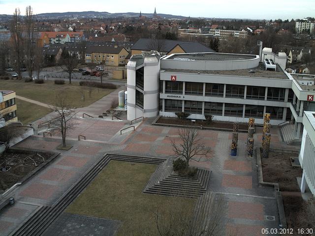 Foto der Webcam: Verwaltungsgeb&auml;ude, Innenhof mit Audimax, H&ouml;rsaal-Geb&auml;ude 1