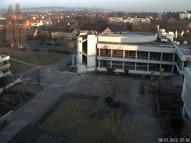 Foto der Webcam: Verwaltungsgeb&auml;ude, Innenhof mit Audimax, H&ouml;rsaal-Geb&auml;ude 1