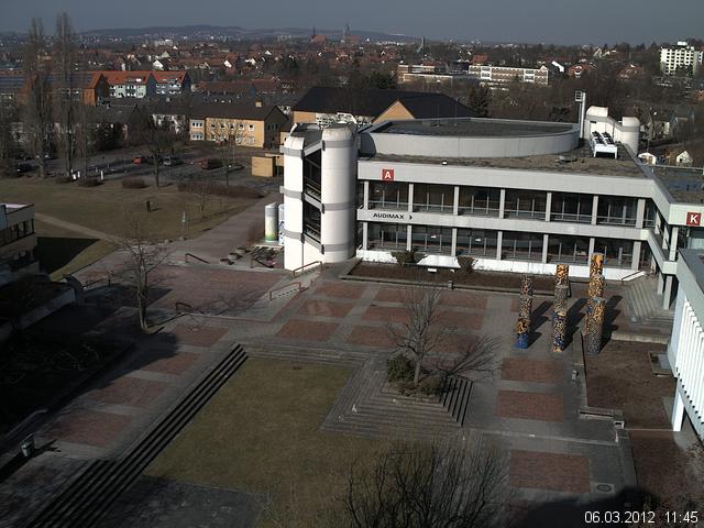 Foto der Webcam: Verwaltungsgeb&auml;ude, Innenhof mit Audimax, H&ouml;rsaal-Geb&auml;ude 1