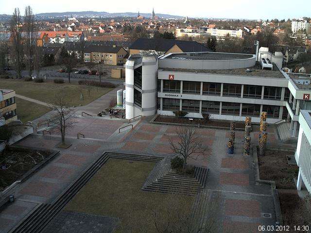 Foto der Webcam: Verwaltungsgeb&auml;ude, Innenhof mit Audimax, H&ouml;rsaal-Geb&auml;ude 1