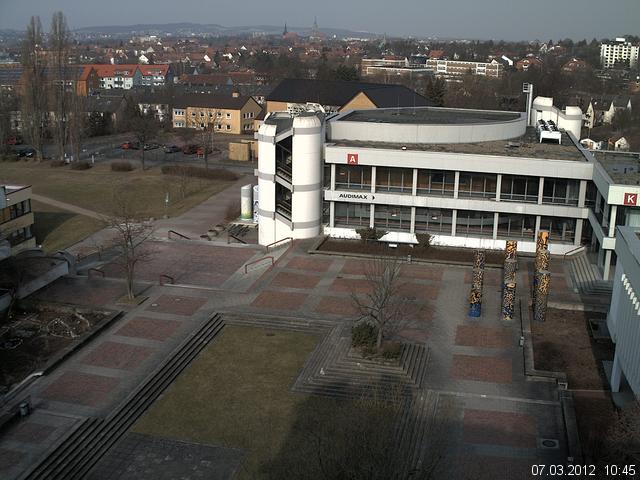 Foto der Webcam: Verwaltungsgeb&auml;ude, Innenhof mit Audimax, H&ouml;rsaal-Geb&auml;ude 1